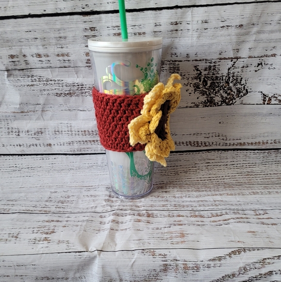 NWT crochet Sunflower cozy - Picture 3 of 7